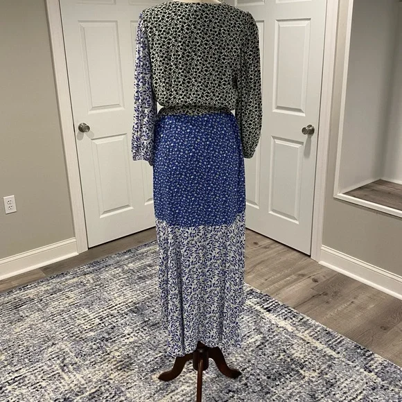 Floral Wrap Flare Dress - Picture 8 of 16